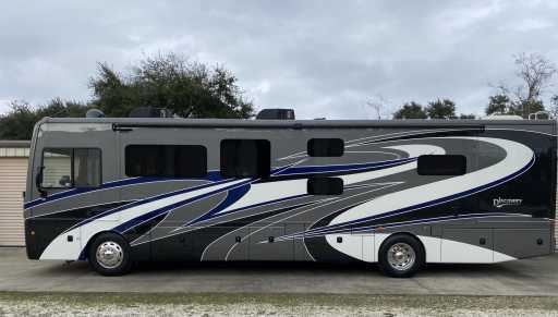 2018 Fleetwood discovery 38n