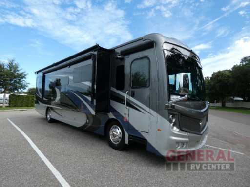 2022 Fleetwood discovery 38w