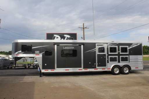 2022 Lakota 3 horse trailer with 13' living quarters