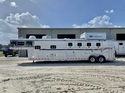 2007 4-star 4 horse gooseneck trailer with 10' outlaw conversions