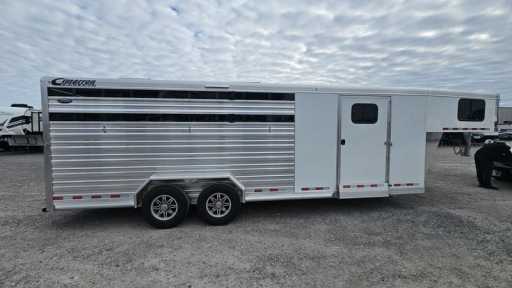 2024 Cimarron 24' livestock gooseneck trailer with double door tack