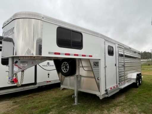 2024 Cimarron 24' livestock combo gooseneck trailer with double door tack