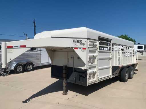 2019 Big Bend 20' livestock gooseneck trailer