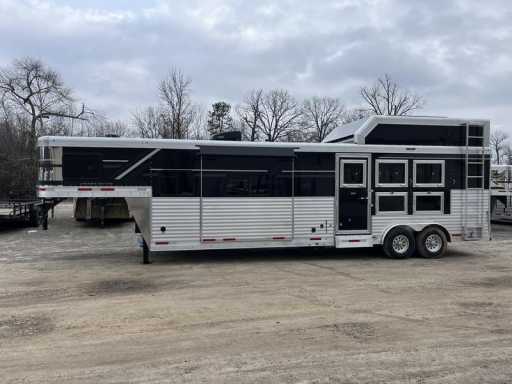 2025 smc laramie 3 horse gooseneck trailer with 13' living quarters