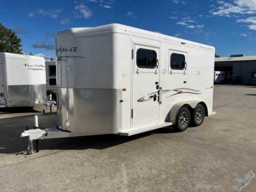 2024 Trails West 2 horse bumper pull trailer