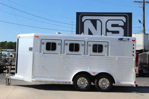 2000 4-star 3 horse bumper pull trailer