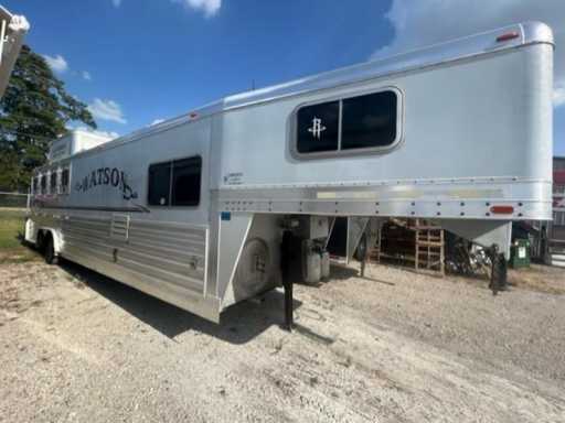 2006 4-star 4 horse gooseneck trailer with 12' outlaw conversions