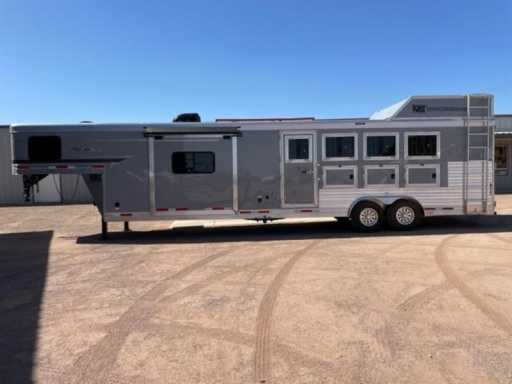 2023 smc 4 horse trailer with 13' living quarters