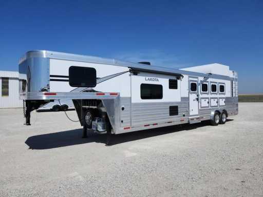 2025 Lakota charger 4 horse side load gooseneck trailer with 13' living quarters