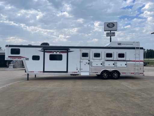 2022 Bison 4 horse trailer with 13' living quarters