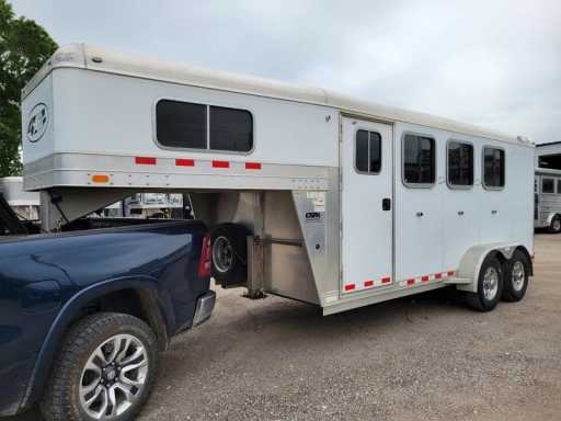 2017 4-star 3 horse gooseneck trailer
