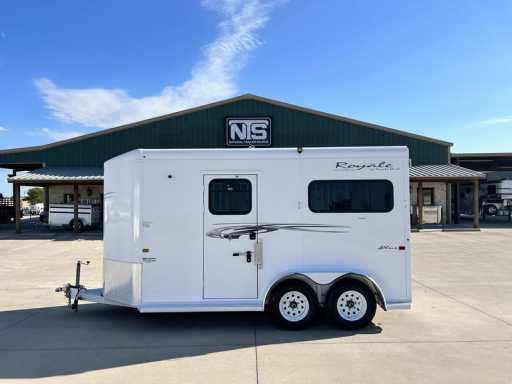 2019 Trails West 2 horse straight load bumper pull trailer