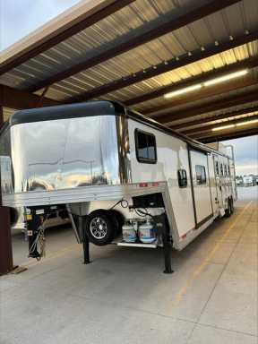 2024 Bison 4 horse gooseneck trailer with 13' living quarters