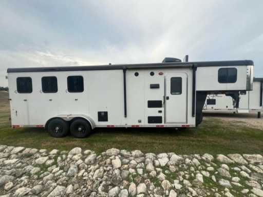 2024 Bison 3 horse gooseneck trailer with 8' living quarters