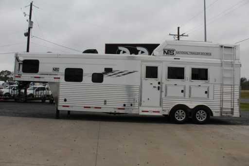 2022 smc 3 horse trailer with 11' living quarters