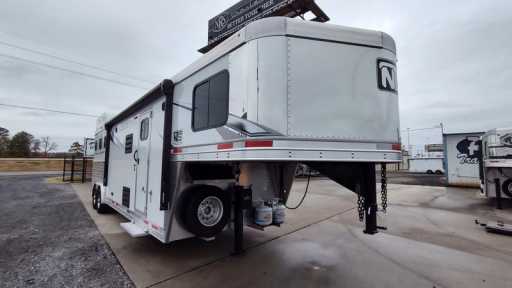 2025 Lakota charger 3 horse gooseneck trailer with 11' living quarters