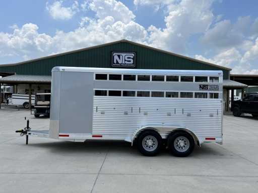 2023 Shadow 6 pen livestock bumper pull trailer