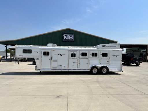 2014 Platinum Coach 4 horse trailer with 8' living quarters