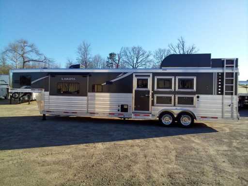 2025 Lakota charger 3 horse side load gooseneck trailer with 15' living quarters