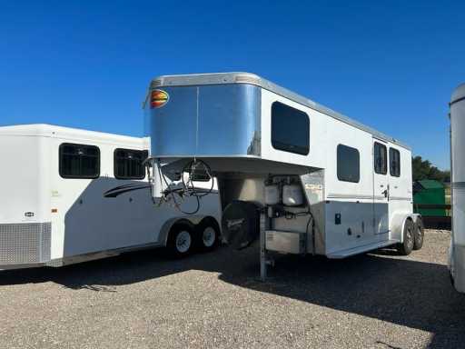 2022 Sundowner 2 horse gooseneck trailer with 7' living quarters