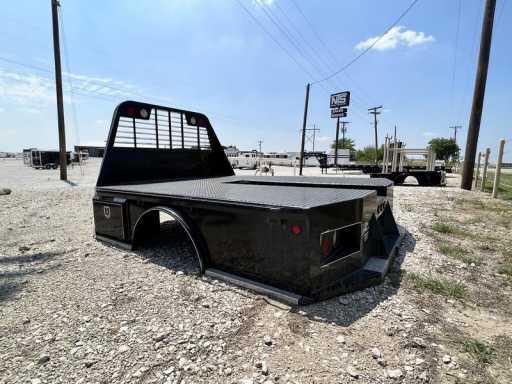 2000 AMP 9'4 skirted truck bed