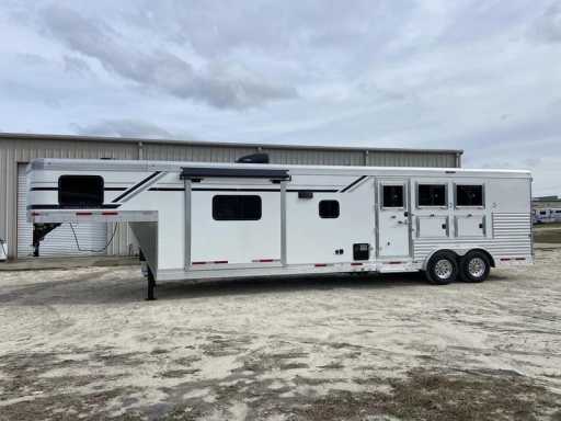 2024 smc 3 horse gooseneck trailer with 15' living quarters