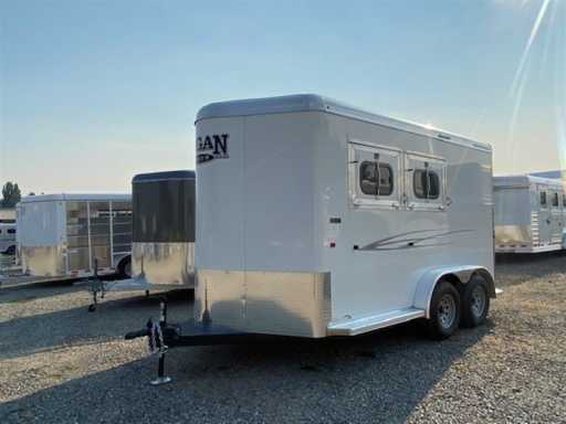 2023 Logan Coach riot 2-horse 7'6" tall bumper pull trailer