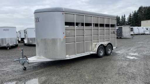 2023 Maverick 3-horse lite 7'6" tall bumper pull trailer