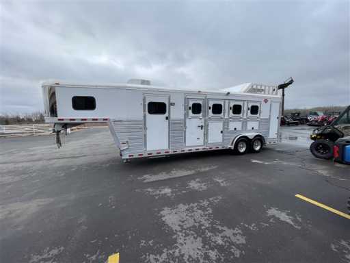 2016 Hart with a/c and werm flooring smart tack trailer