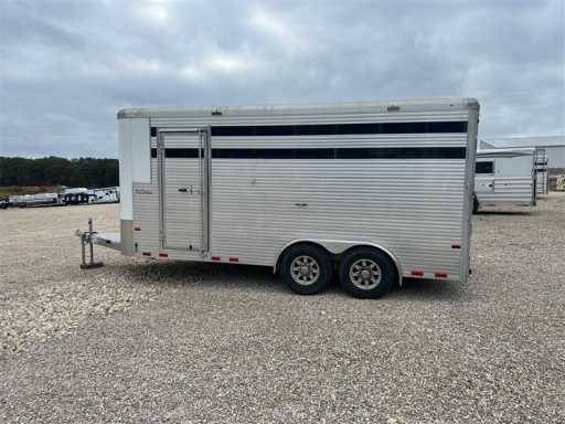2020 Sundowner 4-horse bumper pull trailer