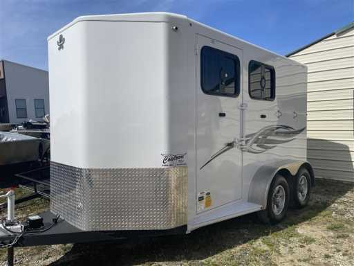 2023 Titan royal ii bumper hitch 2-horse trailer