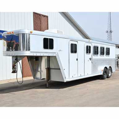 2004 Featherlite 4 horse gn horse trailer