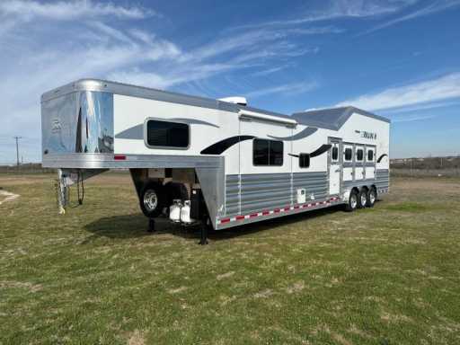 2024 Platinum Coach 4 horse 15'8" short wall side load with slide