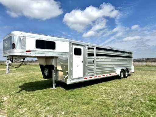 2024 Platinum Coach 6 horse with 2 tack room doors