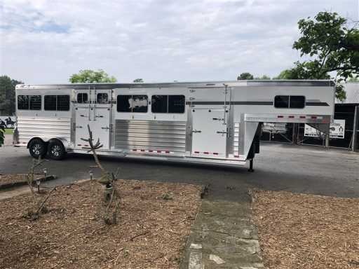 2025 4-star deluxe 4 horse h to h with side ramp