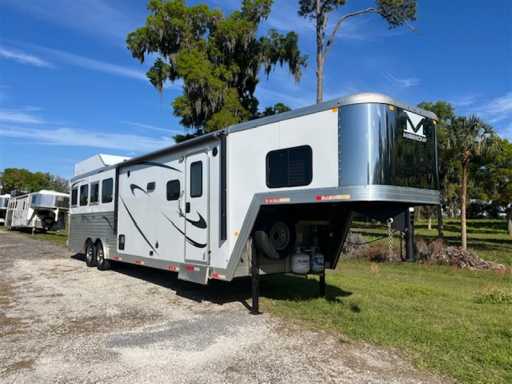 2018 Merhow 8' wide 4 horse w/ 12' living quarters and slide