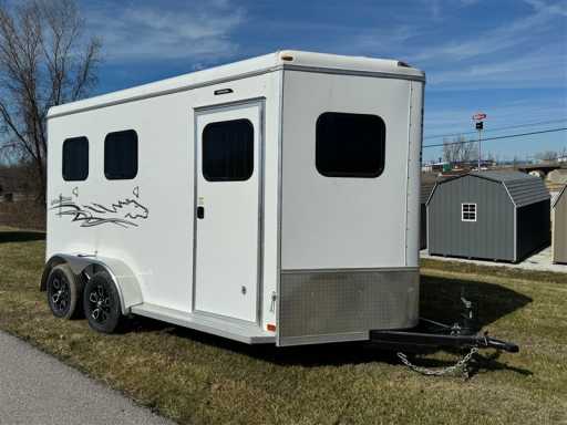 2024 Homesteader 2 horse slant load w double rear doors