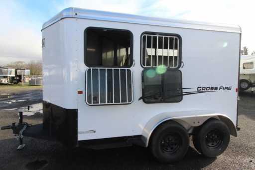 2022 Logan Coach crossfire horse trailer