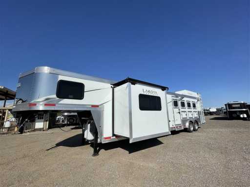 2024 Lakota charger 4h 15' s/w 8415rkb with generator
