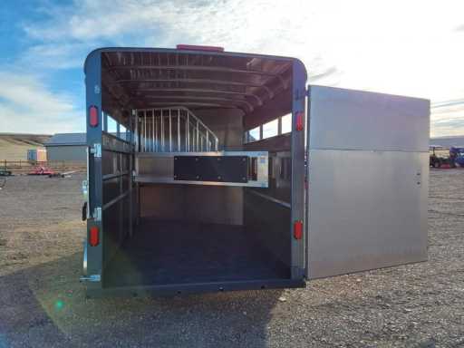 2024 Maverick maverick horse trailer