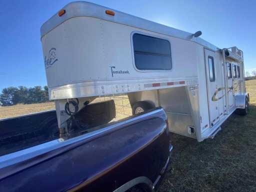 2005 Cherokee 3horse with large tack