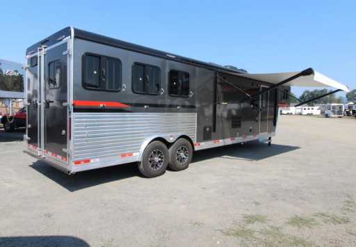 2023 Bison silverado 8313 with slide out living quarters 3 horse trailer