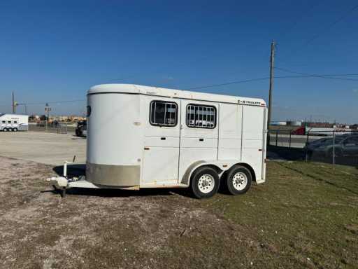 2014 S & H 2014 s and h 2 horse bumper pull trailer