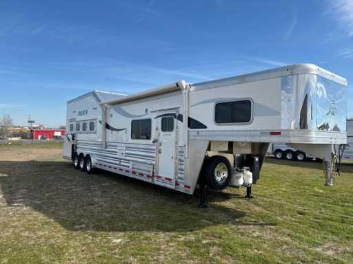 2024 Platinum Coach 4 horse 15'8" short wall side load with slide