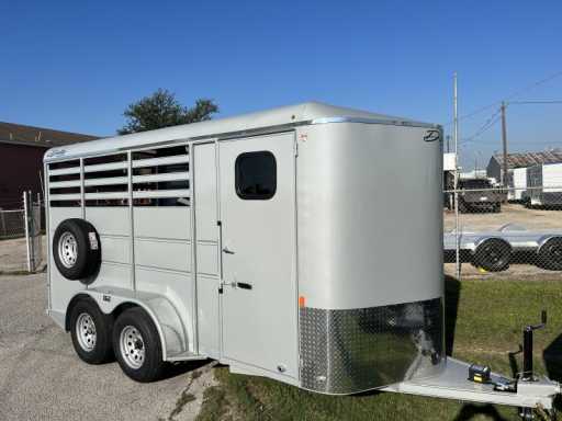 2024 Delta Manufacturing 500 es 3 horse trailer 16' x 6' x 7'