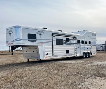 2017 Lakota living quarter horse trailers