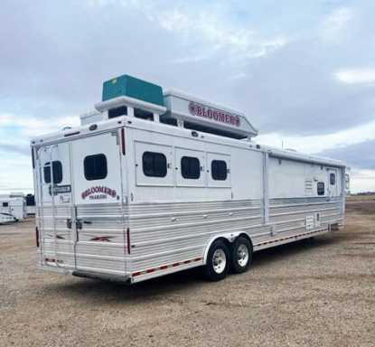2006 Bloomer living quarter horse trailers