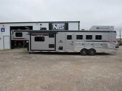 2023 Bison 4 horse gooseneck trailer with 11' living quarters