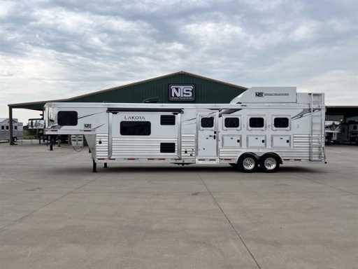 2023 Lakota 4 horse gooseneck trailer with 13' living quarters