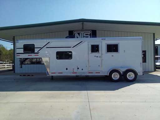 2024 smc 2 horse gooseneck trailer with 7' living quarters